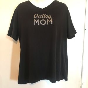 🌻Black 100% Cotton V Neck shirt Large